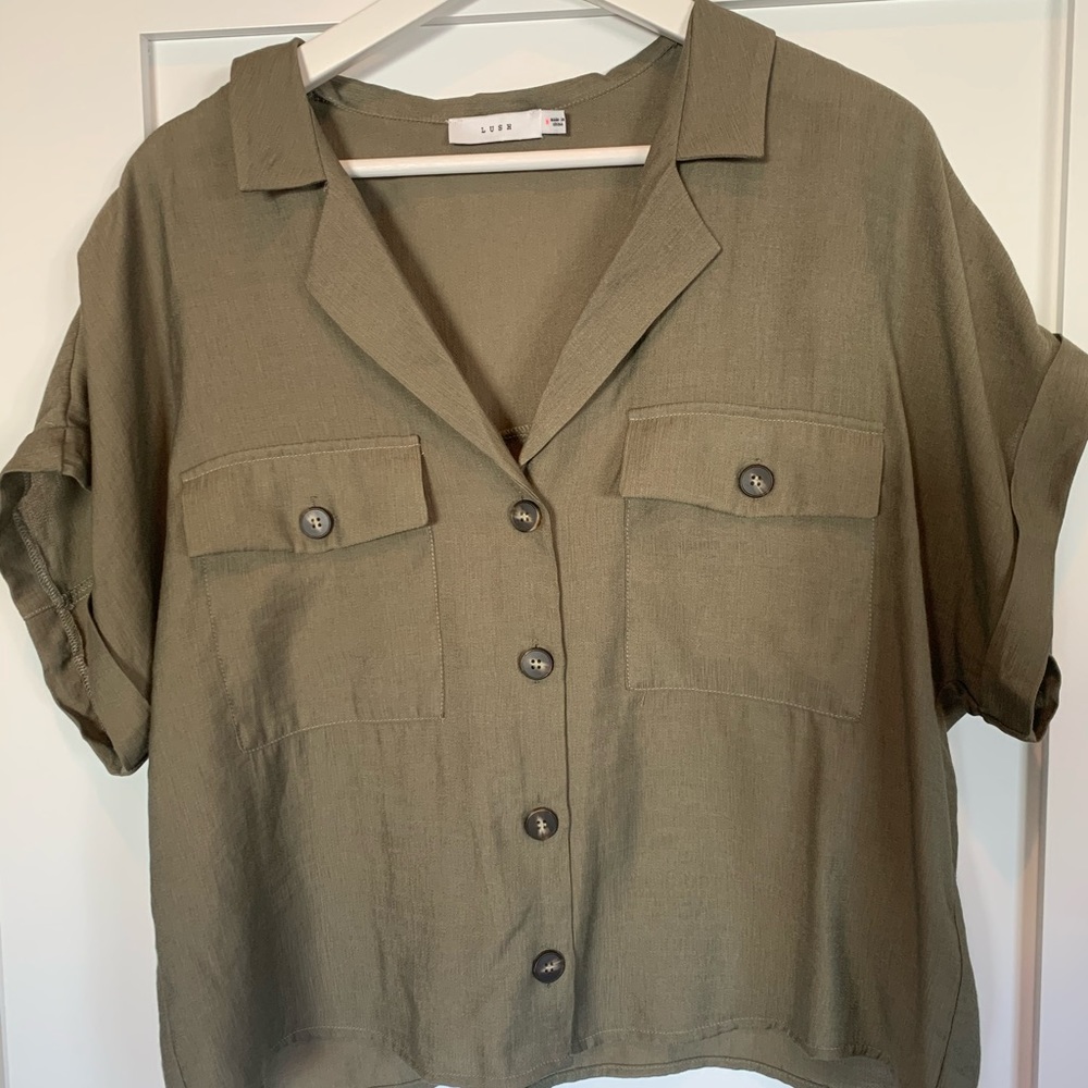 Boutique brand Lush button front safari top